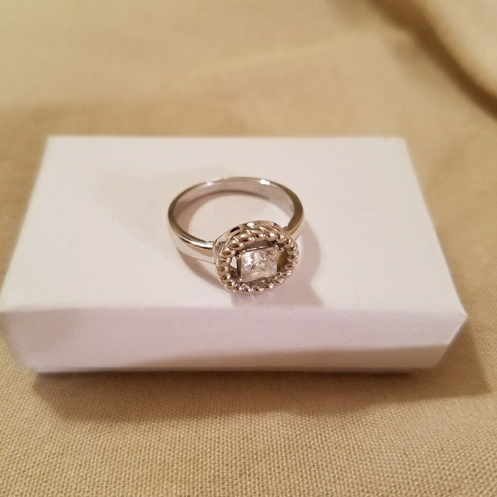 Cubic Zirconia Silver Ring - Size 7 - Picture 3 of 4